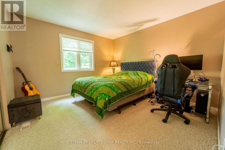 28429385/566-falwyn-crescent-w/fallingbrookridgemount/ottawa/ontario/K4A2A4_32