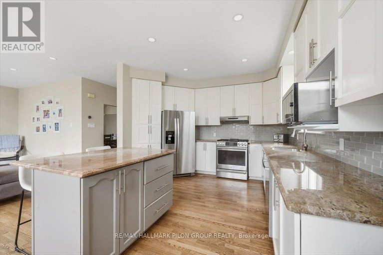 28971339/4434-rainforest-drive/riverside-southgloucester-glen/ottawa/ontario/K1V1L6_7