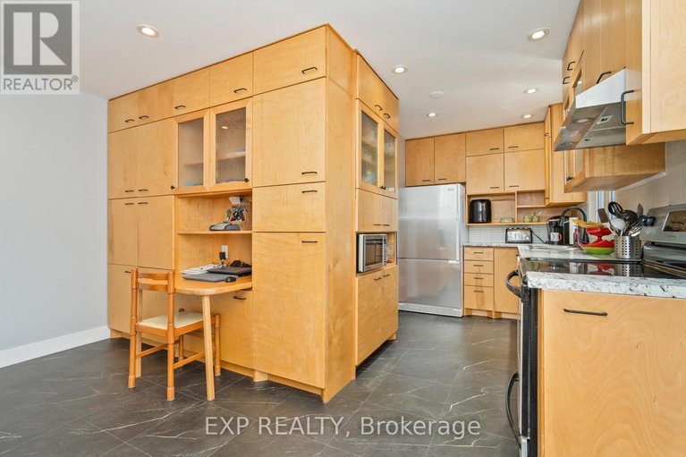 28303908/322-galloway-drive/bilberry-creekqueenswood-heights/ottawa/ontario/K1E1W3_7
