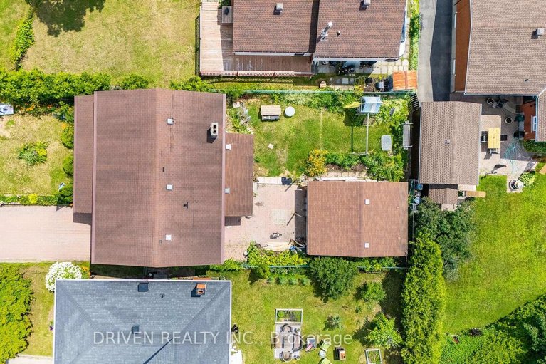 29582368/876-pinecrest-road/fairfield-heights/ottawa/ontario/K2B6B2_20