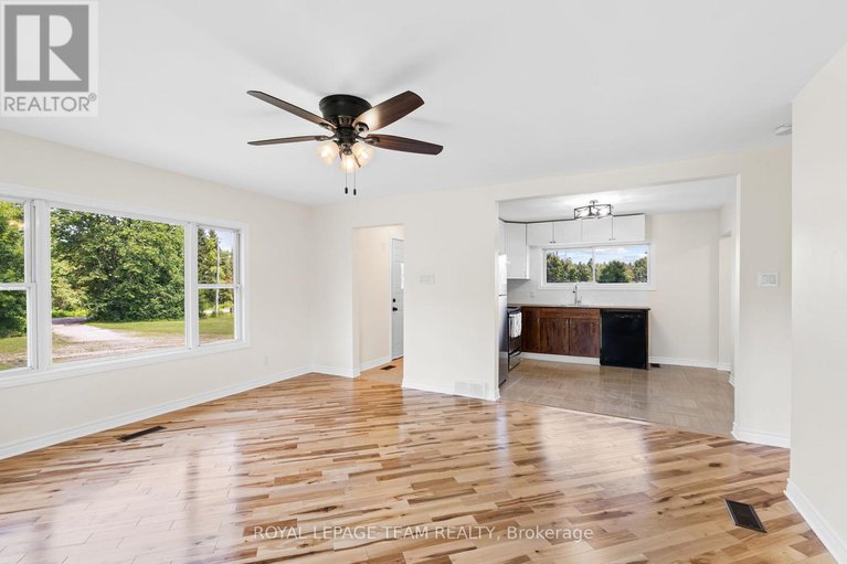 28520318/1523-drummond-con-6b-road/drummond-n-elmsley-drummond-twp/drummondnorth-elmsley/ontario/K7H3C8_14