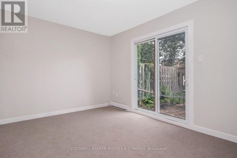 29445571/2098-eric-crescent/pineview/ottawa/ontario/K1B4P4_44