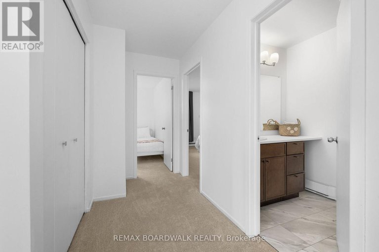 29210288/12-selye-crescent/beaverbrook/ottawa/ontario/K2K1C9_34