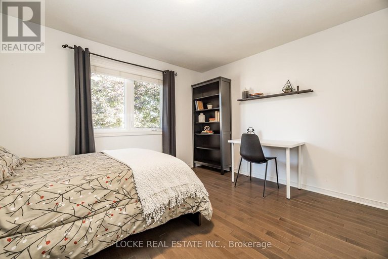28873478/1668-sansonnet-street/mer-bleuebradley-estatesanderson-park/ottawa/ontario/K1C5Y6_31
