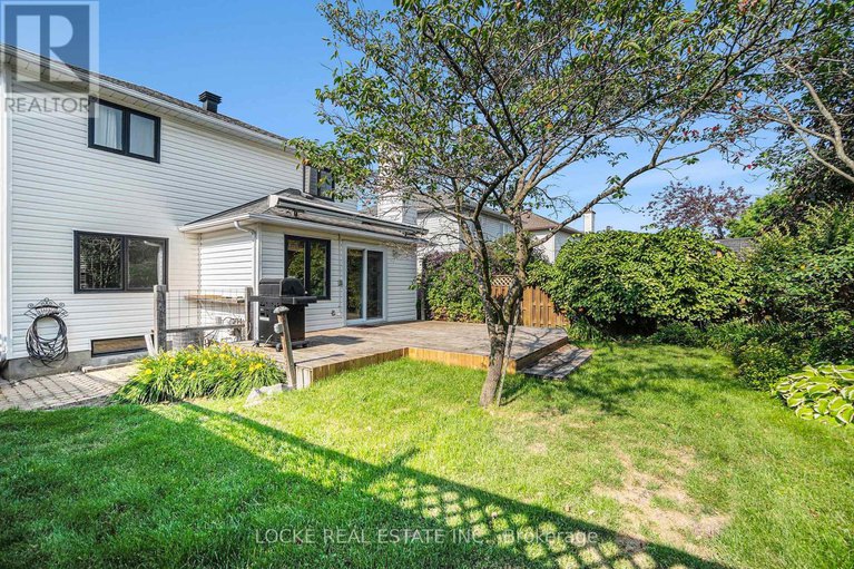 28613280/694-morewood-crescent/fallingbrookpineridge/ottawa/ontario/K4A2P7_29