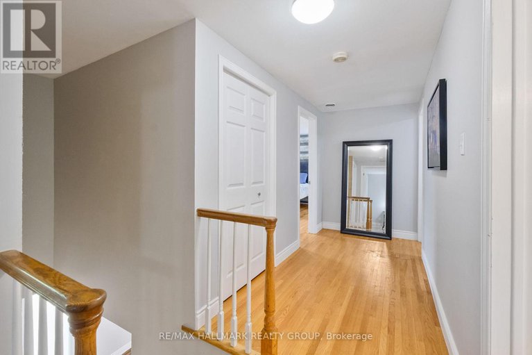 28552102/1430-royal-maple-drive/cumberland-ridge/ottawa/ontario/K4C1B5_16