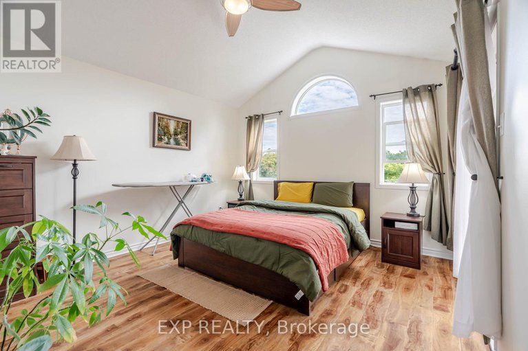28873619/1562-lisbon-street/fallingbrookpineridge/ottawa/ontario/K4A4B9_22