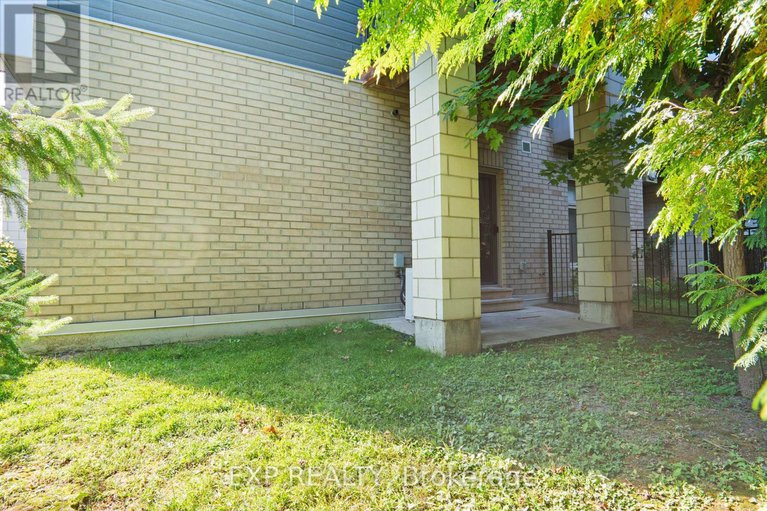 29099861/108-2785-baseline-road/redwood-park/ottawa/ontario/K2H0B7_16