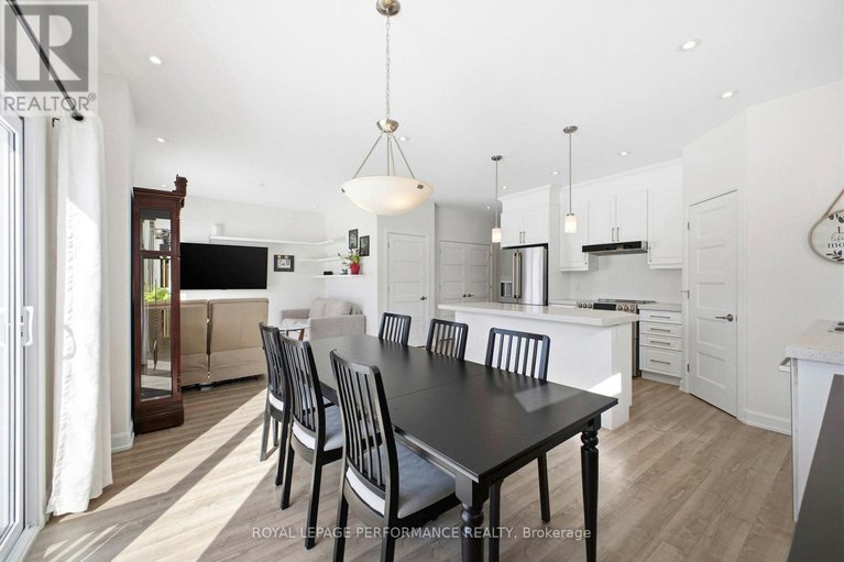 29682193/934-chablis-crescent/embrun/russell/ontario/K0A1W0_12