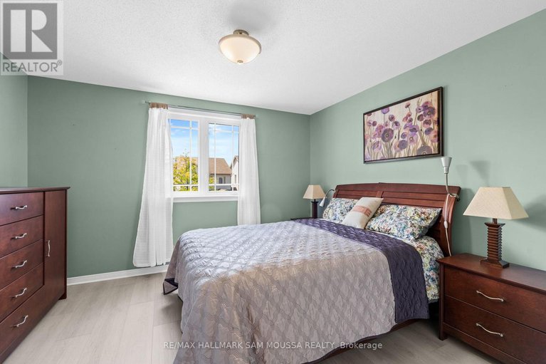 28378170/295-harthill-way/heritage-park/ottawa/ontario/K2J0P3_33