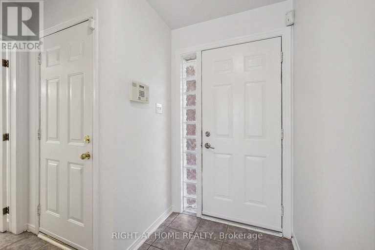 28485638/5119-lerner-way/beacon-hill-south/ottawa/ontario/K1J1B3_11