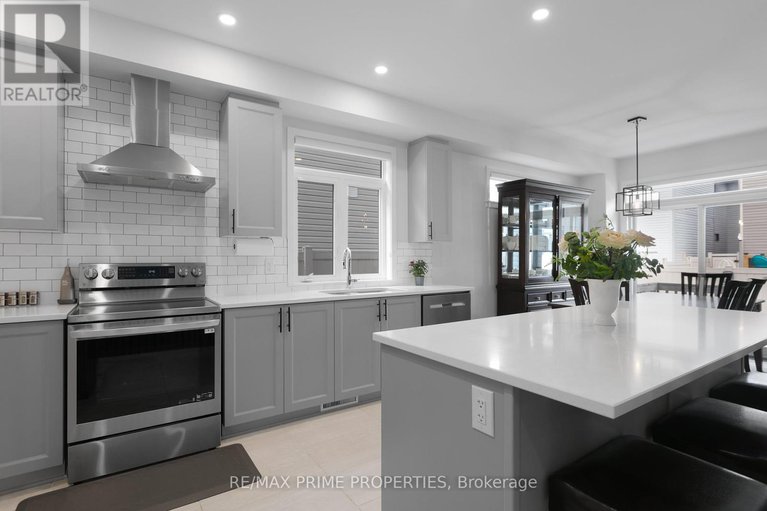 28408165/249-fountainhead-drive/mer-bleuebradley-estatesanderson-park/ottawa/ontario/K1W0H4_17
