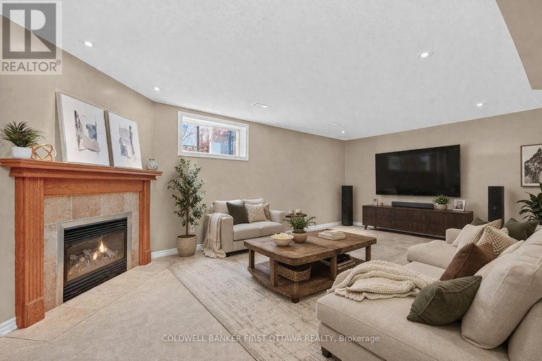 29653721/102-windance-crescent/morgans-grantsouth-march/ottawa/ontario/K2W0A7_30