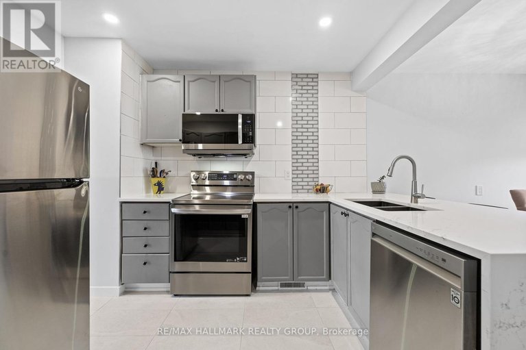 28087558/18-1964-wildflower-drive/queenswood-heights-south/ottawa/ontario/K1E3V4_10