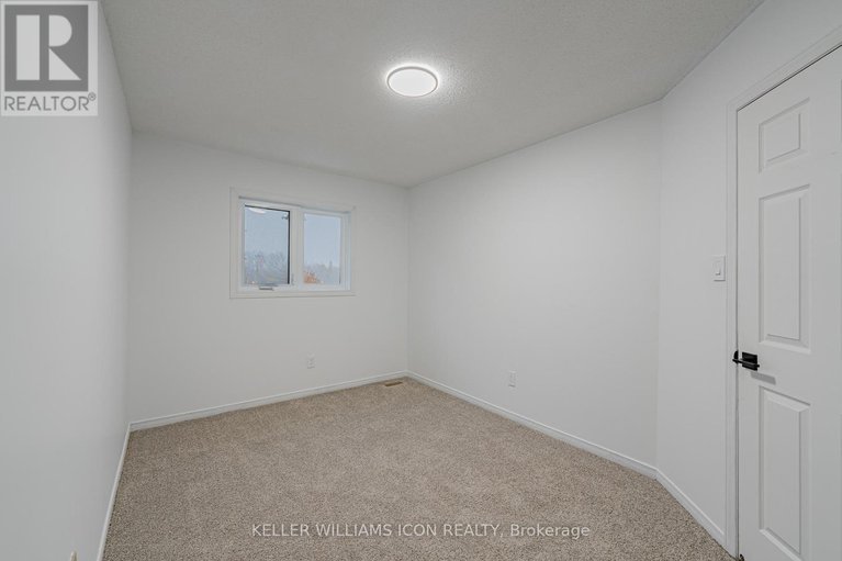 29304812/32-ashpark-crescent/hunt-club-parkgreenboro/ottawa/ontario/K1T3N8_23