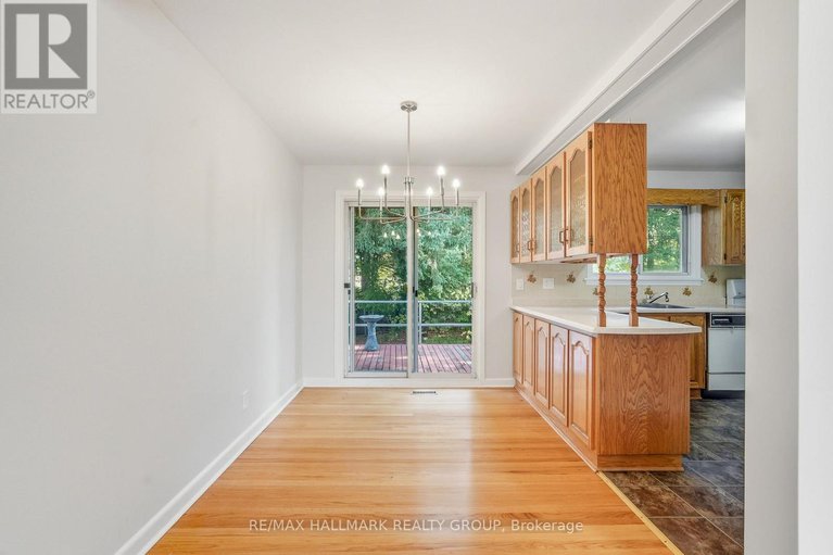 29046798/1760-laxton-crescent/bel-air-heights/ottawa/ontario/K2C2N3_10