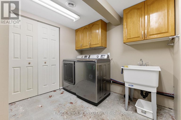 28648690/97-queensline-drive/bruce-farmgraham-parkqualicumbellands/ottawa/ontario/K2H7J6_28
