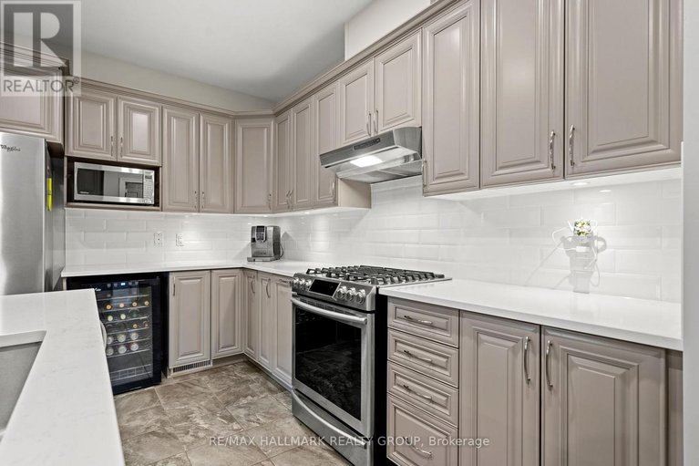 29630938/321-hepatica-way/avalon-west/ottawa/ontario/K4A0Y9_13