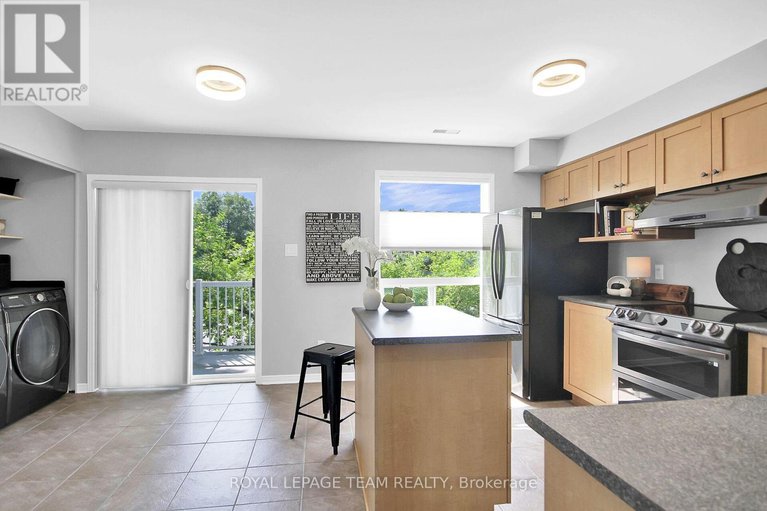 28988068/334-wiffen-private/westcliffe-estates/ottawa/ontario/K2H1G3_17