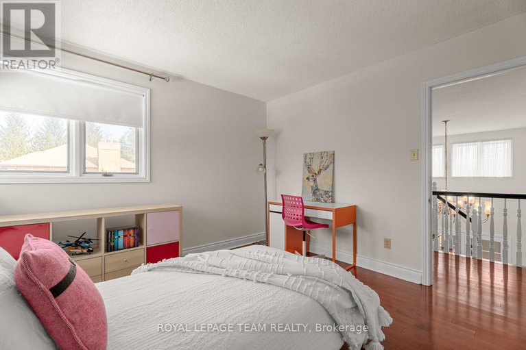 28700229/48-cedarhill-drive/cedar-hillorchard-estates/ottawa/ontario/K2R1C3_31