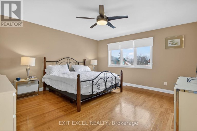 29577468/1093-b-normandy-cr-normandy-crescent/carleton-heights/ottawa/ontario/K2C0L9_27