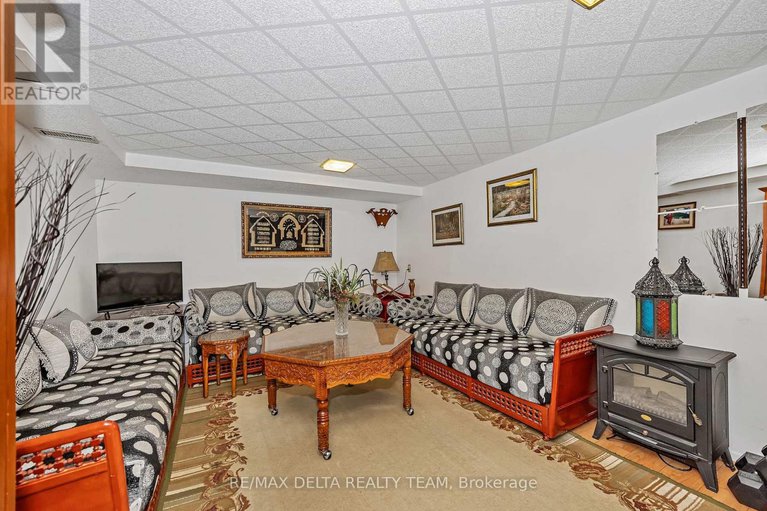 29107738/427-mockingbird-drive/chatelaine-village/ottawa/ontario/K1E2A8_31