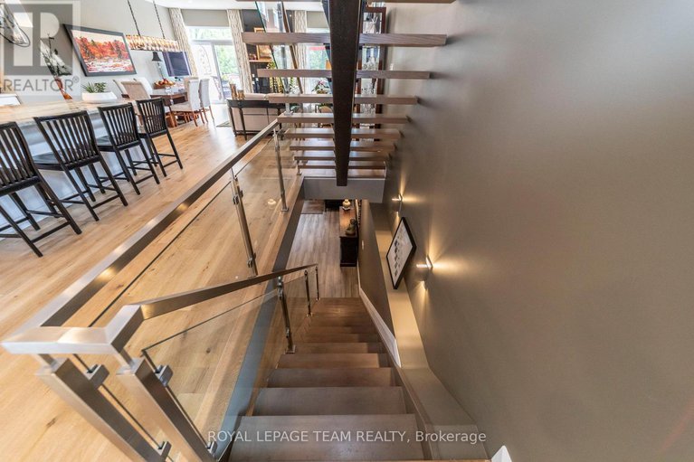 28679095/51-aylen-avenue/woodroffe/ottawa/ontario/K2A3P6_32