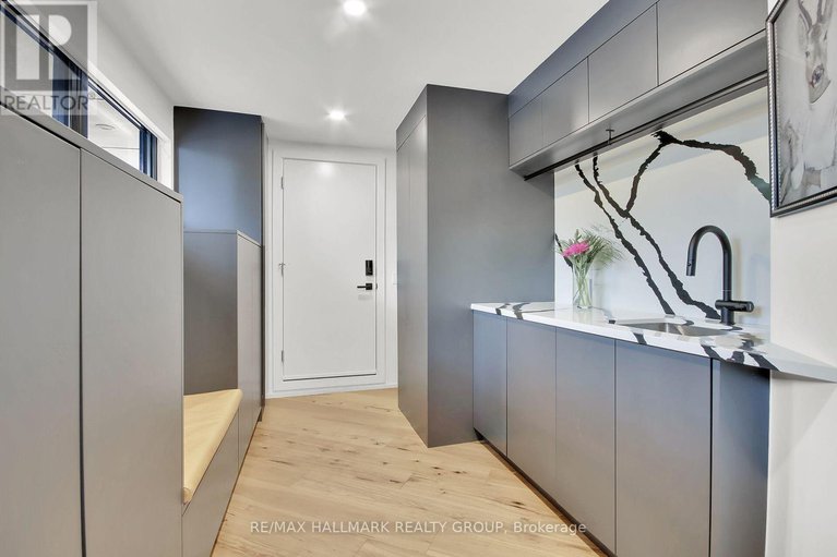 29109619/227-grandview-road/crystal-bayrocky-point/ottawa/ontario/K2H8B9_8