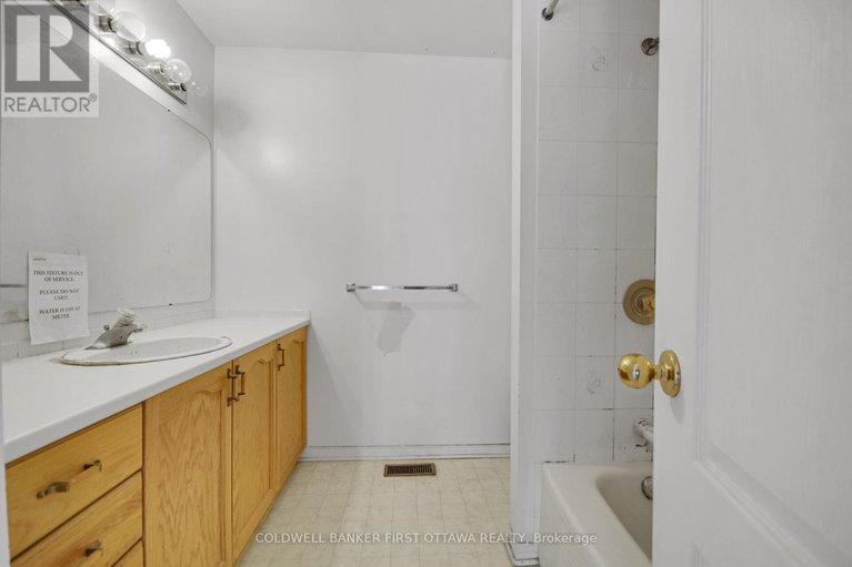 28221076/24-6141-red-willow-drive/chapel-hill/ottawa/ontario/K1C7J7_28