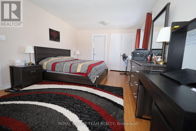 29451027/2194-niagara-drive/applewood-acres/ottawa/ontario/K1H6L2_15