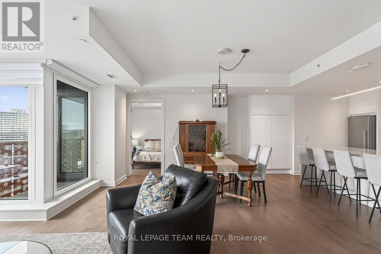 29177023/608-135-barrette-street/vanier/ottawa/ontario/K1L7Z9_9