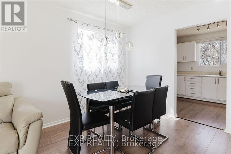 28238313/4-parklane-court/blackburn-hamlet/ottawa/ontario/K1B3H2_8