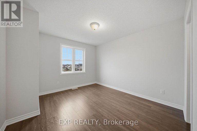 29618340/359-sweetfern-crescent/avalon-west/ottawa/ontario/K4A1A5_23