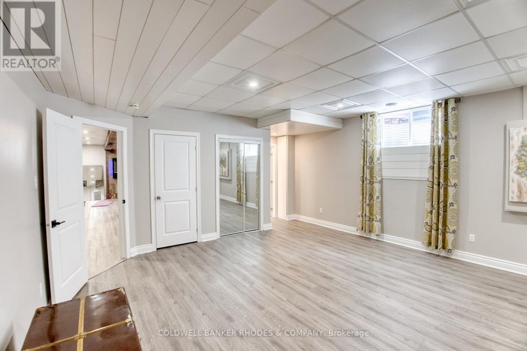 28619246/454-creekview-way/blossom-parkkemp-parkfindlay-creek/ottawa/ontario/K1T0J5_21