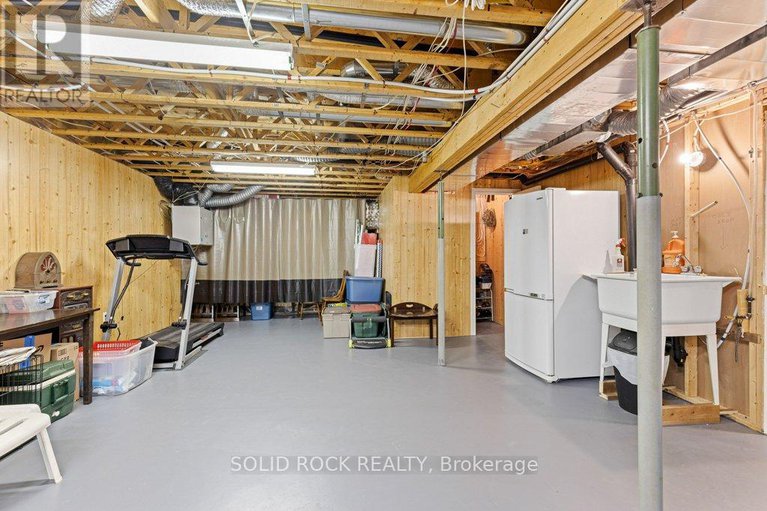 28671866/9-grove-street/iroquois/south-dundas/ontario/K0E1K0_35
