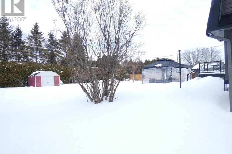 29417748/20391-park-crescent/south-glengarry-charlottenburgh-twp/south-glengarry/ontario/K0C1L0_30