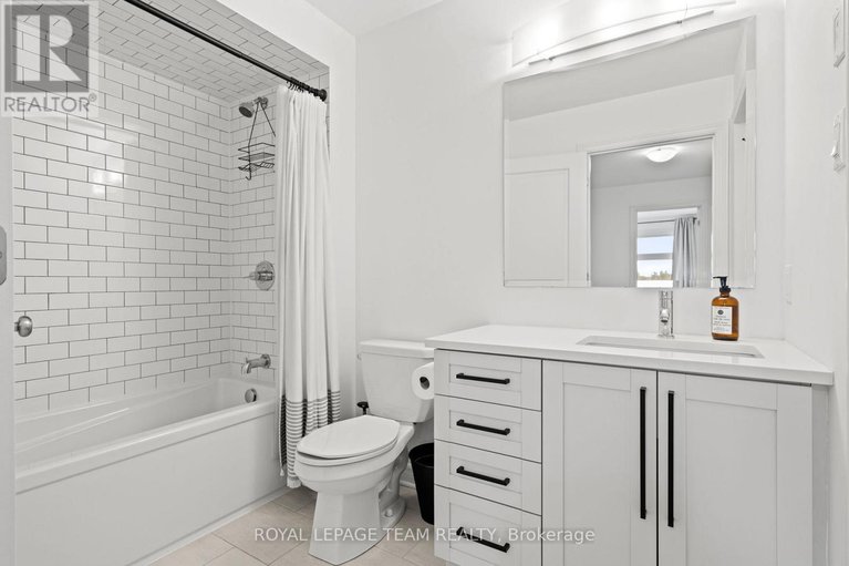 29015602/14-verglas-lane/mer-bleuebradley-estatesanderson-park/ottawa/ontario/K1W0P5_28