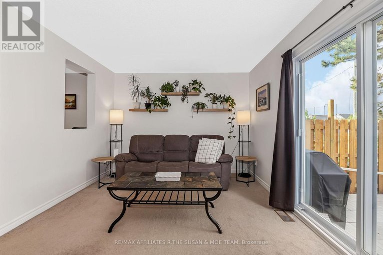 28555719/46-stokes-crescent/glencairnhazeldean/ottawa/ontario/K2L2Z4_8