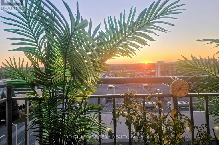 29651493/811-120-grant-carman-drive/mooneys-bayrevelstoke/ottawa/ontario/K2E1C8_5