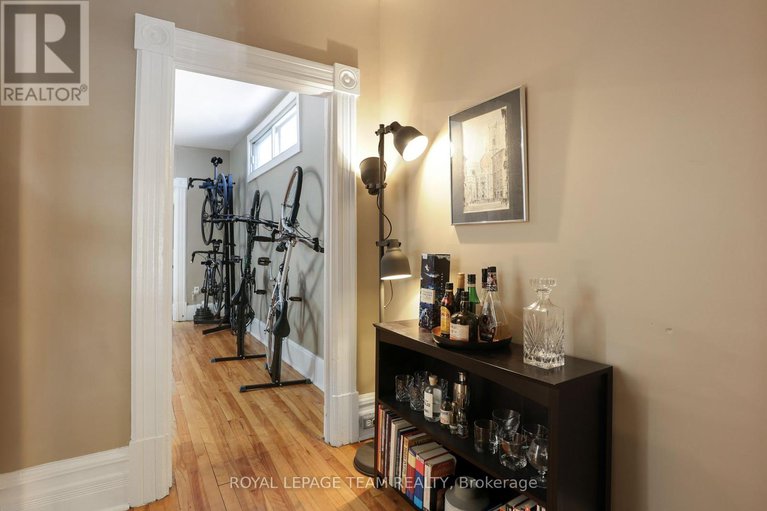 28518973/142-cathcart-street/lower-townbyward-market/ottawa/ontario/K1N5B8_14