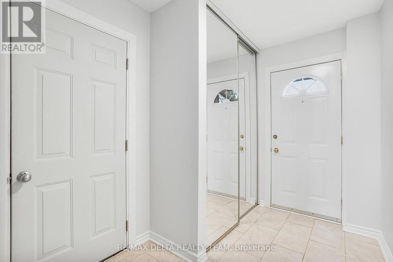28704078/49-2115-erinbrook-crescent/sheffield-glenindustrial-park/ottawa/ontario/K1B4J5_2