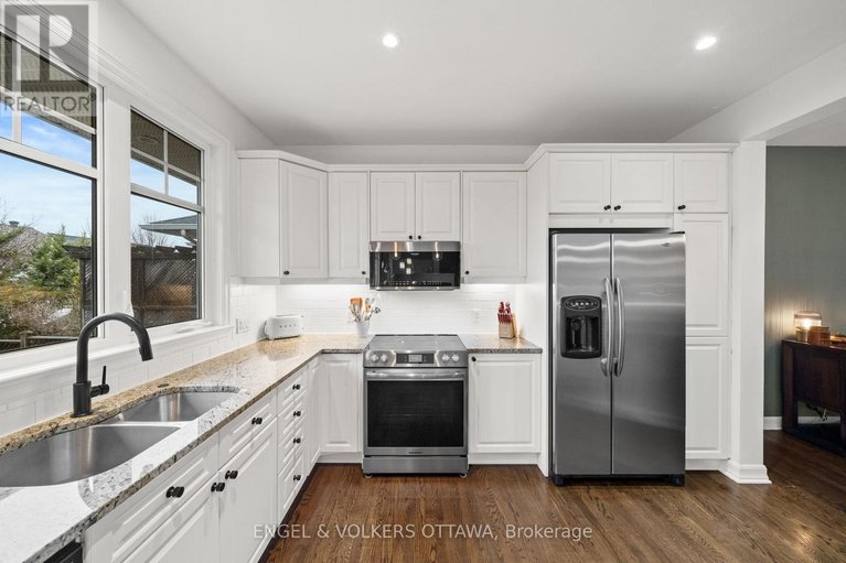 29623867/566-erinwoods-circle/stonebridge/ottawa/ontario/K2J5M8_15