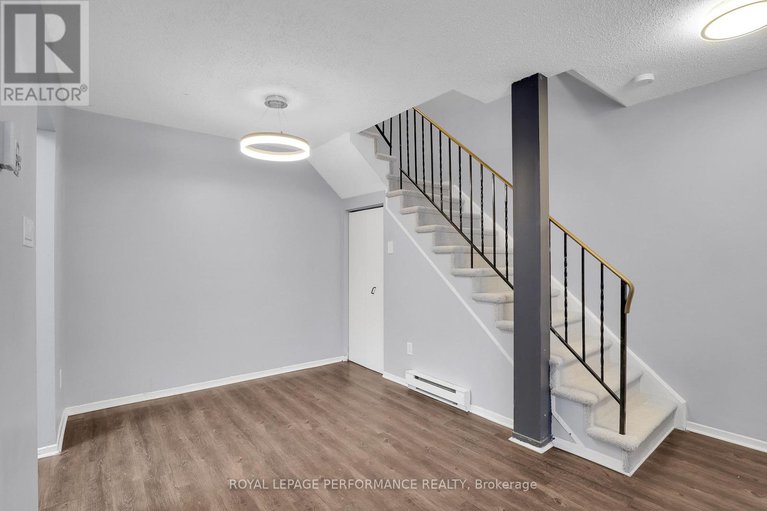 29402527/8d-lovell-lane/westcliffe-estates/ottawa/ontario/K2H9B6_7