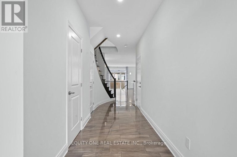 28348063/704-brian-good-avenue/riverside-southgloucester-glen/ottawa/ontario/K4M0C1_5