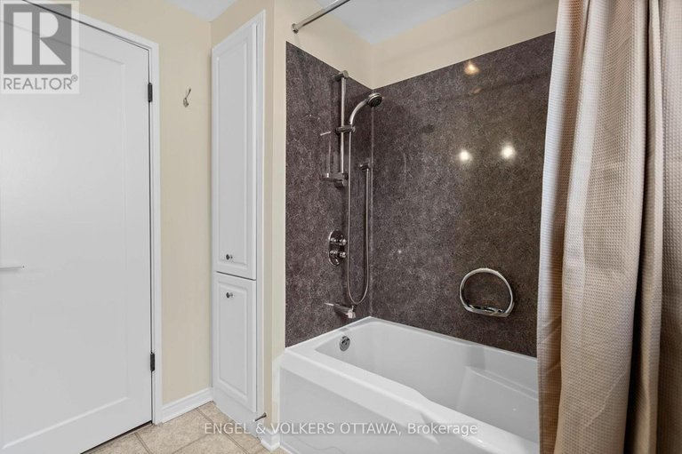 29579181/2125-valley-drive/elmvale-acresurbandale/ottawa/ontario/K1G2P6_25