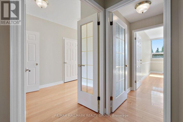 28638774/301-1480-riverside-drive/riverview-park/ottawa/ontario/K1G5H2_27
