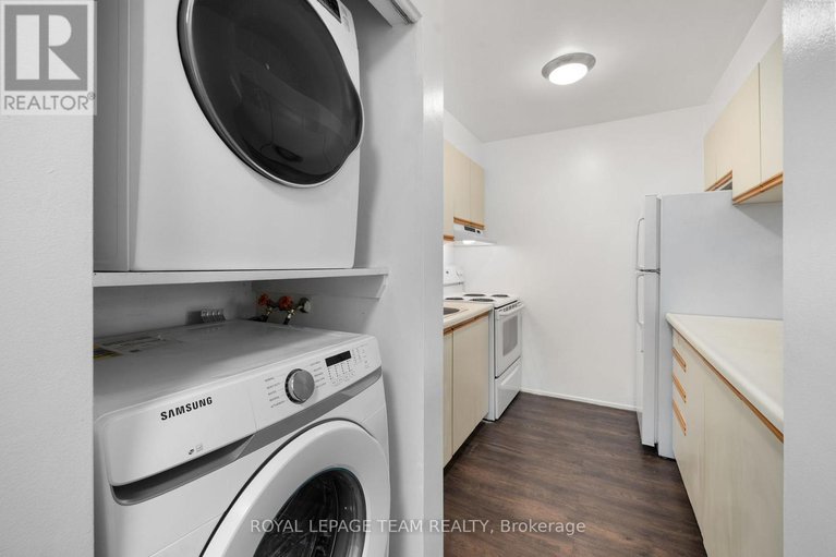 29098666/314-214-viewmount-drive/borden-farmstewart-farmcarleton-heightsparkwood-hills/ottawa/ontario/K2E7X3_5