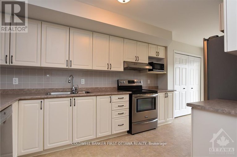 28523424/62-130-berrigan-drive/longfields/ottawa/ontario/K2J0J3_5