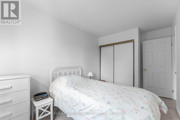 28722479/1916-russell-road/elmvale-acres/ottawa/ontario/K1G1L6_31