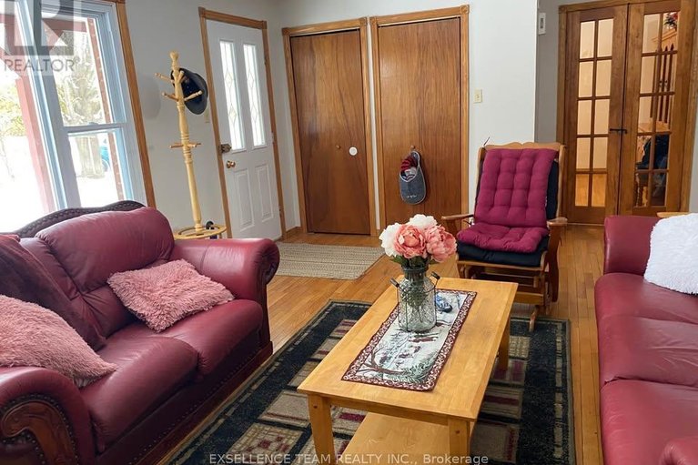 29472234/20596-conc-5-concession/south-glengarry-lancaster-twp/south-glengarry/ontario/K0C1L0_7